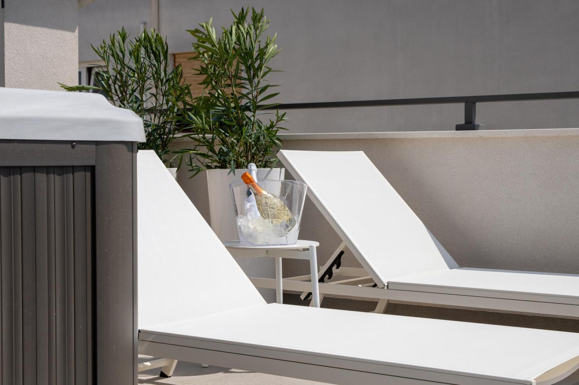 Tesa Luxury