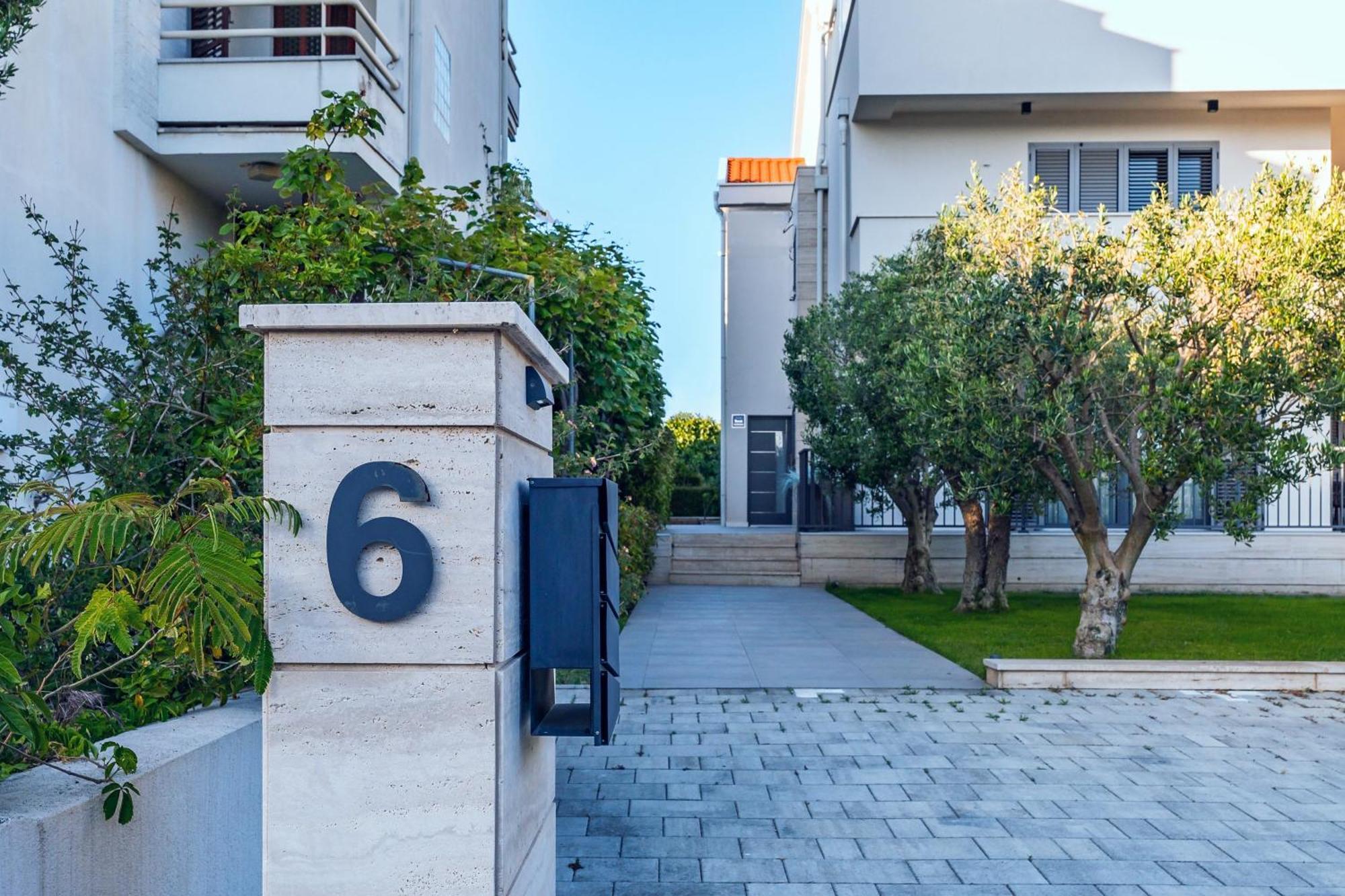 Tesa Luxury Apartment